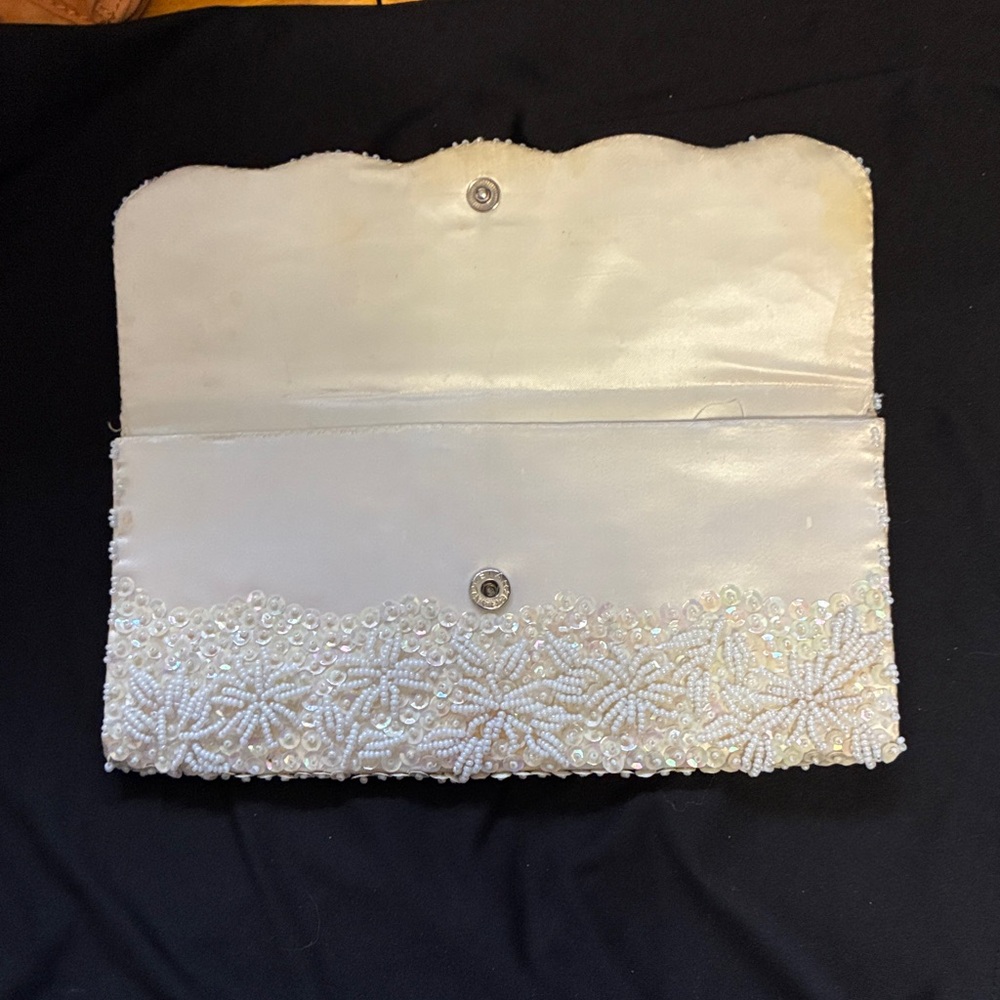 Elegant White Beaded Clutch - Picture 6 of 7